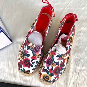 NWT Vera Bradley Espadrille lace back Size 7